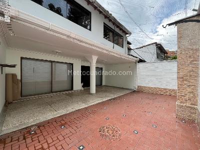 Casa de 4 alcobas en arriendo en Los Balsos No2, Medellín, 300 m² · foto 16 de 17