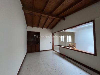Casa de 4 alcobas en arriendo en Los Balsos No2, Medellín, 300 m² · foto 5 de 17