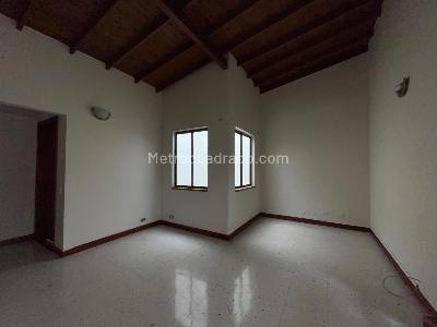 Casa de 4 alcobas en arriendo en Los Balsos No2, Medellín, 300 m² · foto 6 de 17