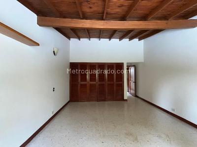 Casa de 4 alcobas en arriendo en Los Balsos No2, Medellín, 300 m² · foto 8 de 17