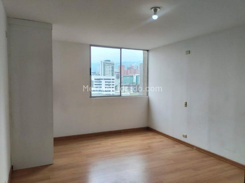 Apartamento de 2 Alcobas con Gimnasio en El Poblado - 9