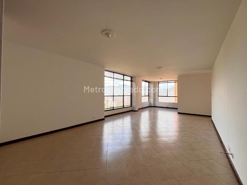 3BR Apartment in Closed Unit in El Poblado with Elevator - 2