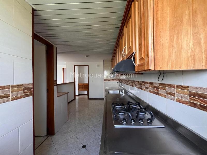 3BR Apartment in Closed Unit in El Poblado with Elevator - 9