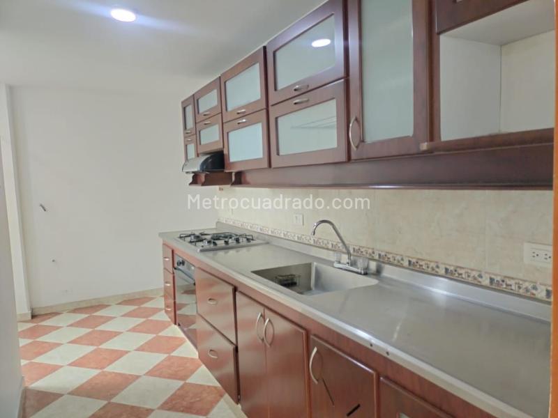 Spacious 3BR Apartment with Pool in El Poblado - 5