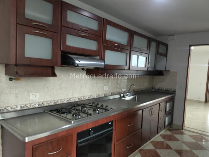 Spacious 3BR Apartment with Pool in El Poblado - 6