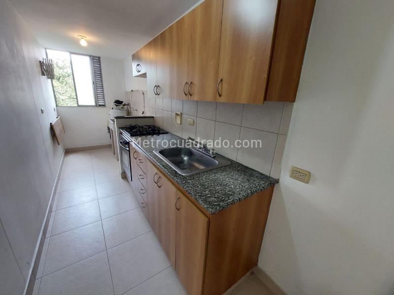 Apartamento Acogedor de 2 Alcobas con Balcón en El Poblado - 3