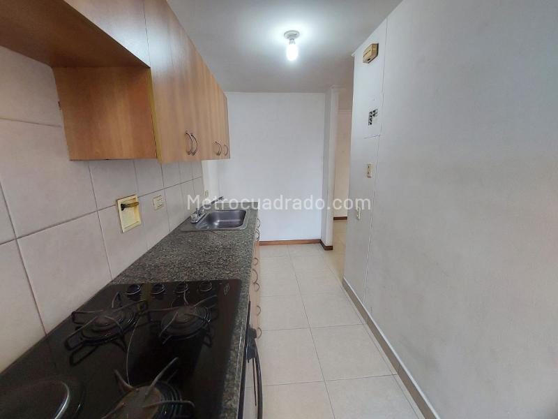 Apartamento Acogedor de 2 Alcobas con Balcón en El Poblado - 4