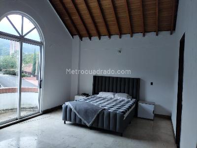 Casa de 3 alcobas en venta en El Poblado, Medellín, 540 m² · foto 14 de 20