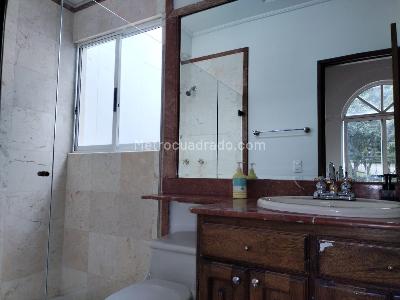 Casa de 3 alcobas en venta en El Poblado, Medellín, 540 m² · foto 18 de 20