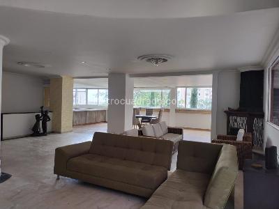Casa de 3 alcobas en venta en El Poblado, Medellín, 540 m² · foto 2 de 20