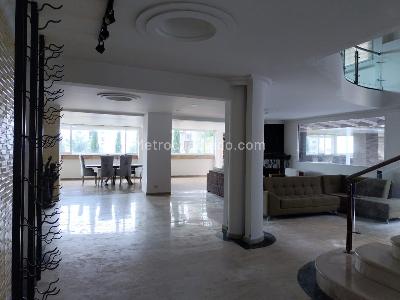 Casa de 3 alcobas en venta en El Poblado, Medellín, 540 m² · foto 3 de 20