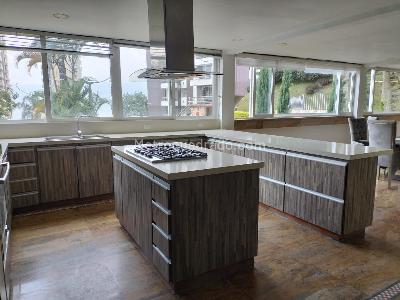 Casa de 3 alcobas en venta en El Poblado, Medellín, 540 m² · foto 7 de 20