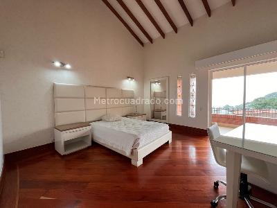Casa de 4 alcobas en venta en Envigado, Envigado, 520 m² · foto 11 de 20