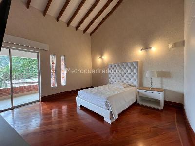 Casa de 4 alcobas en venta en Envigado, Envigado, 520 m² · foto 13 de 20