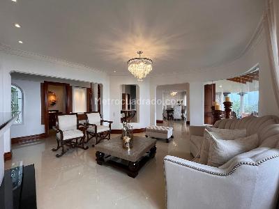 Casa de 4 alcobas en venta en Envigado, Envigado, 520 m² · foto 2 de 20