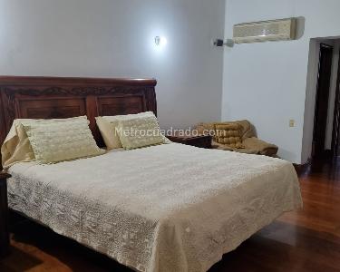 Casa de 4 alcobas en venta en El Poblado, Medellín, 338 m² · foto 10 de 19