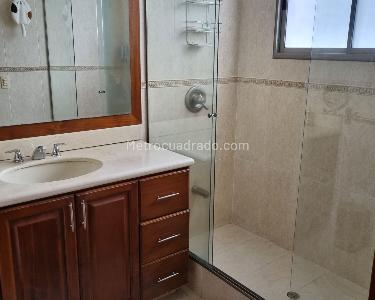 Casa de 4 alcobas en venta en El Poblado, Medellín, 338 m² · foto 17 de 19
