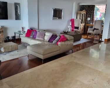 Casa de 4 alcobas en venta en El Poblado, Medellín, 338 m² · foto 3 de 19