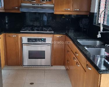 Casa de 4 alcobas en venta en El Poblado, Medellín, 338 m² · foto 7 de 19