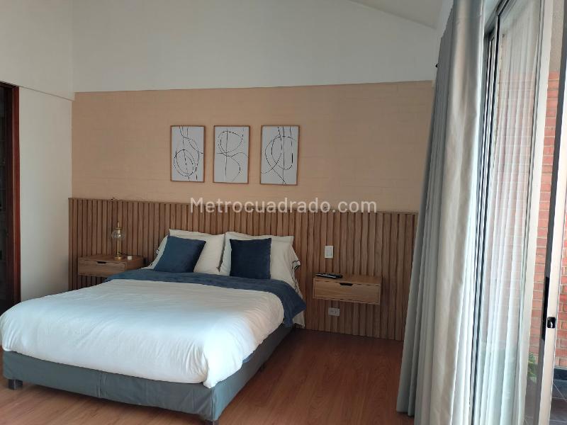 Furnished 1BR Apartaestudio with Balcony in El Poblado - 8