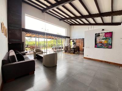 Casa de 4 alcobas en venta en Envigado, Envigado · foto 2 de 20
