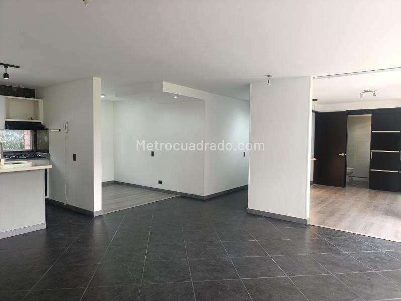 Apartamento de 3 Alcobas en Unidad Cerrada en San Lucas, El Poblado - 2