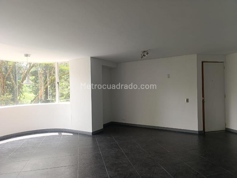 Apartamento de 3 Alcobas en Unidad Cerrada en San Lucas, El Poblado - 3