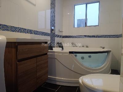 Casa de 4 alcobas en arriendo en El Poblado, Medellín, 200 m² · foto 16 de 20