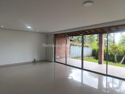 Casa de 4 alcobas en arriendo en El Poblado, Medellín, 200 m² · foto 2 de 20