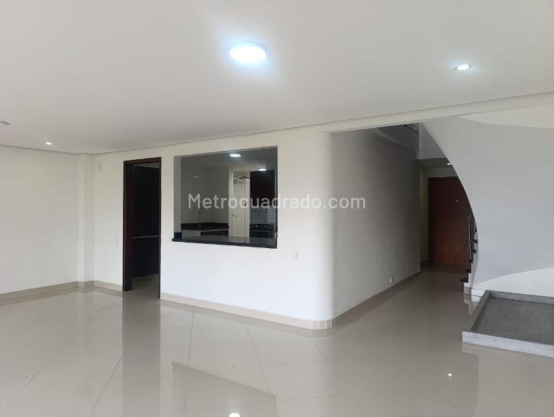 4BR House with Jacuzzi in El Poblado Gated Unit - 4