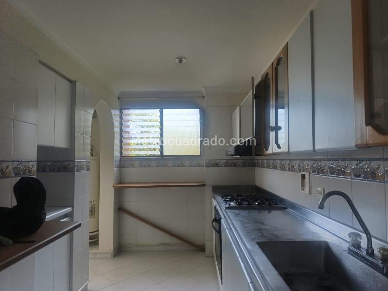 3BR Apartment with Balcony and Covered Parking in El Poblado - 5