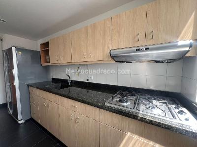 Apartamento en venta en El Poblado, Medellín · foto 7 de 17