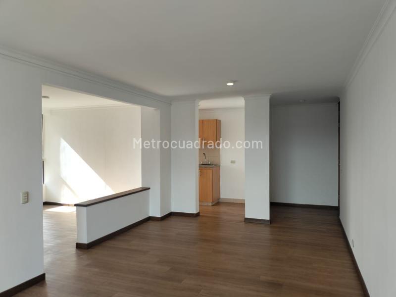 Comfortable 2BR Apartment in Residential Area of El Poblado - 3