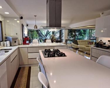 Apartamento de 4 alcobas en venta en El Poblado, Medellín, 315 m² · foto 5 de 15