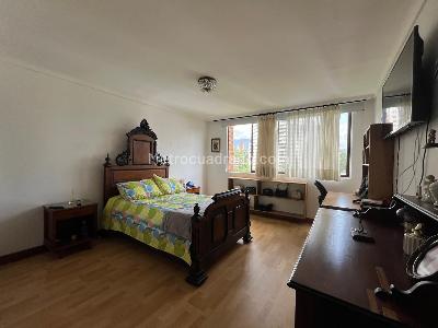 Apartamento de 3 alcobas en venta en El Poblado, Medellín, 210 m² · foto 12 de 15