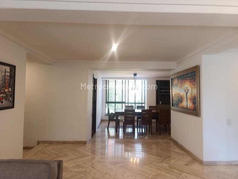 Apartamento Amoblado de 3 Alcobas en El Poblado - 3