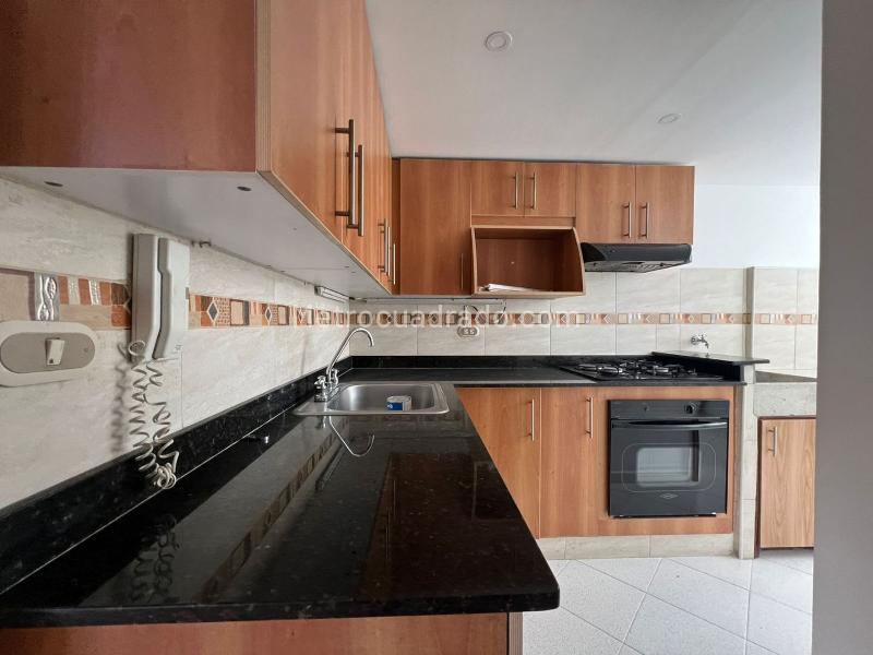 3BR Apartment with Pool in Quiet El Poblado - 7