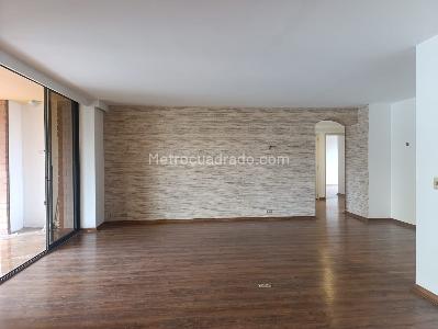 Apartamento de 4 alcobas en venta en El Poblado, Medellín, 325 m² · foto 2 de 18