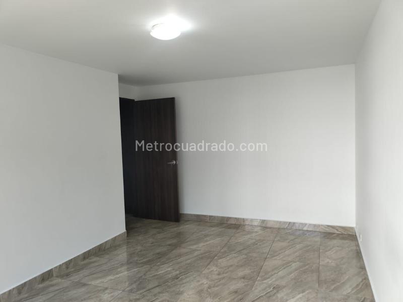 Apartamento Moderno de 3 Alcobas con Estudio en El Poblado - 8