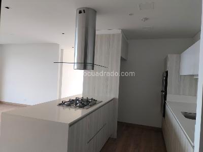 Apartamento en venta en El Poblado, Medellín · foto 7 de 20