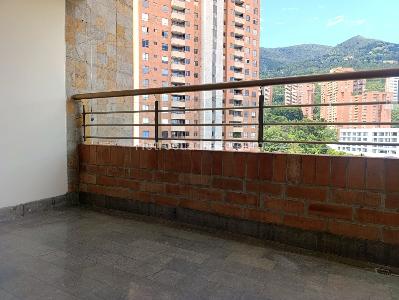 Apartamento de 3 alcobas en venta en El Poblado, Medellín, 145 m² · foto 19 de 20