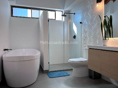 Casa de 4 alcobas en venta en El Poblado, Medellín, 227 m² · foto 16 de 20