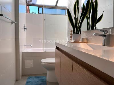 Casa de 4 alcobas en venta en El Poblado, Medellín, 227 m² · foto 18 de 20