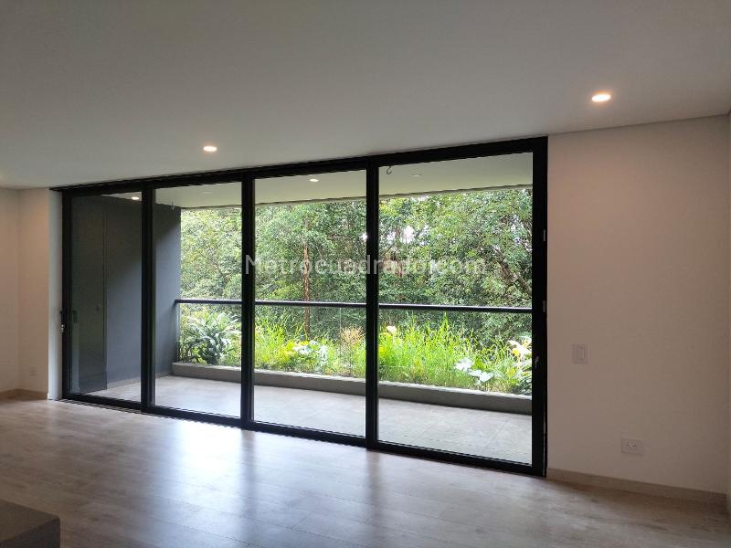 Apartamento de 2 Alcobas en Conjunto Cerrado en El Poblado - 4