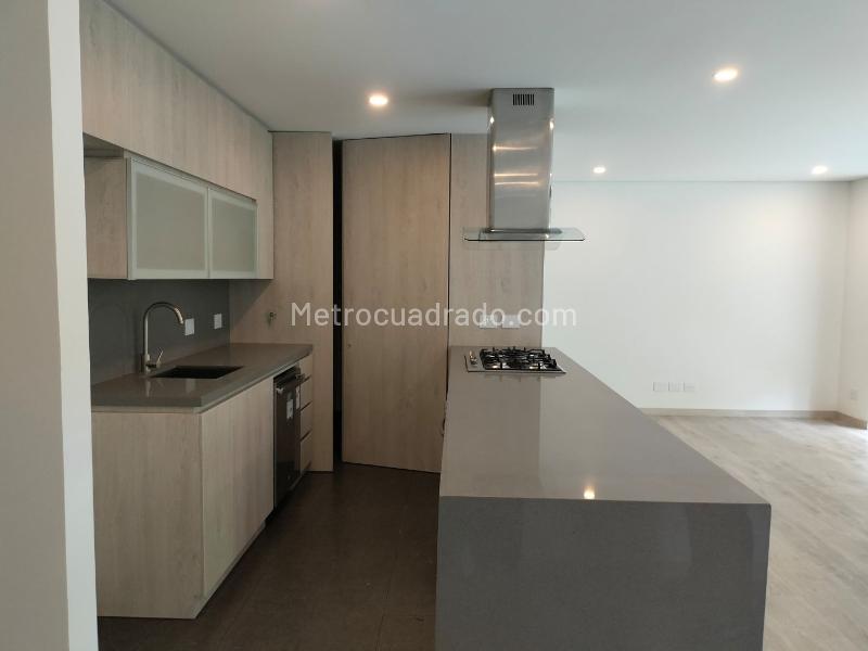 Apartamento de 2 Alcobas en Conjunto Cerrado en El Poblado - 6