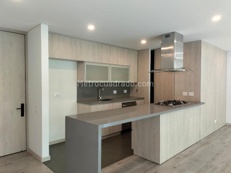 Apartamento de 2 Alcobas en Conjunto Cerrado en El Poblado - 7