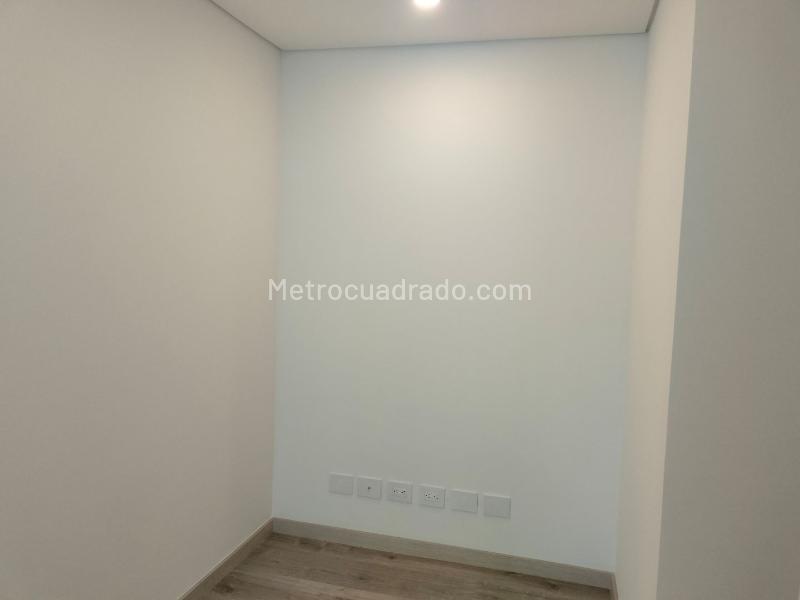 Apartamento de 2 Alcobas en Conjunto Cerrado en El Poblado - 9
