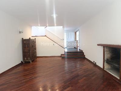 Casa en arriendo en El Poblado, Medellín · foto 2 de 20