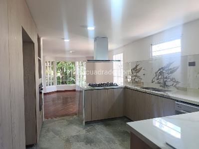 Casa en arriendo en El Poblado, Medellín · foto 7 de 20