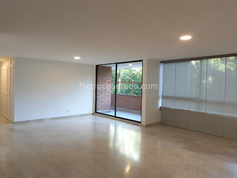 3BR Apartment in Quiet Gated Community in El Poblado